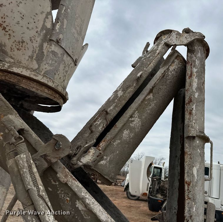 image for item DM2699 1979 White Western Star 4864-2 ready mix truck