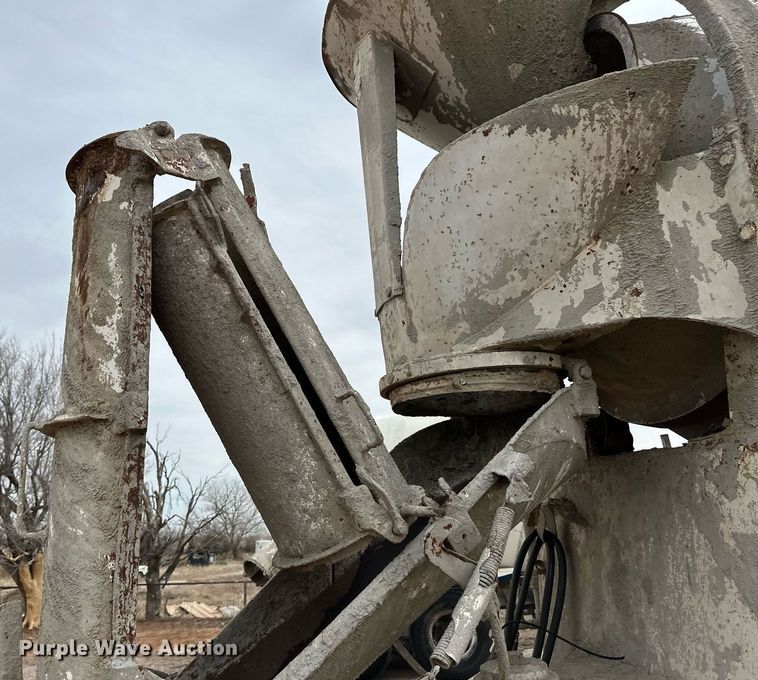 image for item DM2699 1979 White Western Star 4864-2 ready mix truck