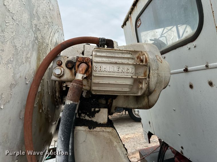 image for item DM2699 1979 White Western Star 4864-2 ready mix truck