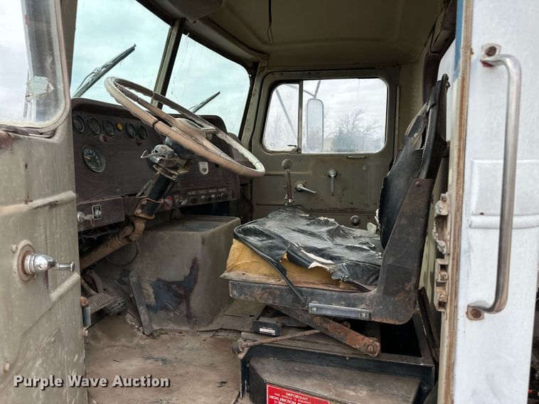 image for item DM2699 1979 White Western Star 4864-2 ready mix truck