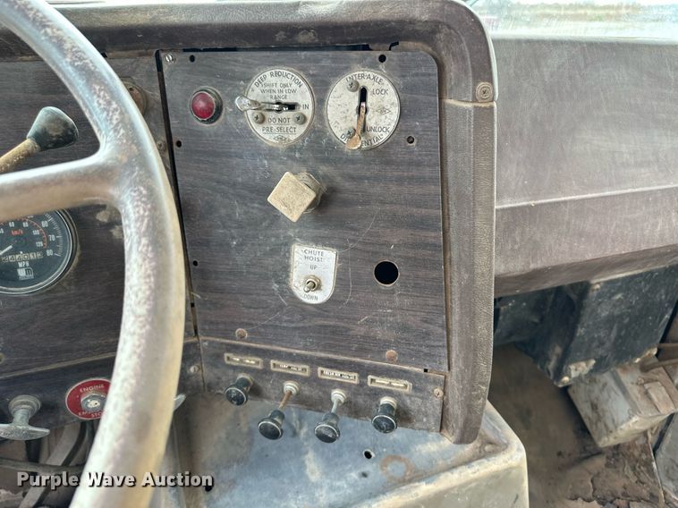 image for item DM2699 1979 White Western Star 4864-2 ready mix truck