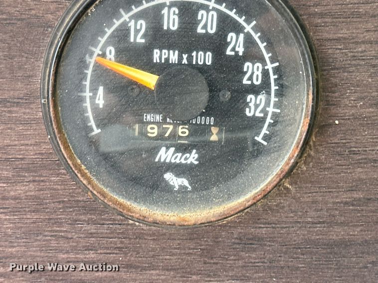 image for item DM2699 1979 White Western Star 4864-2 ready mix truck