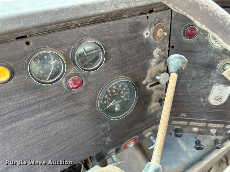 image for item DM2699 1979 White Western Star 4864-2 ready mix truck