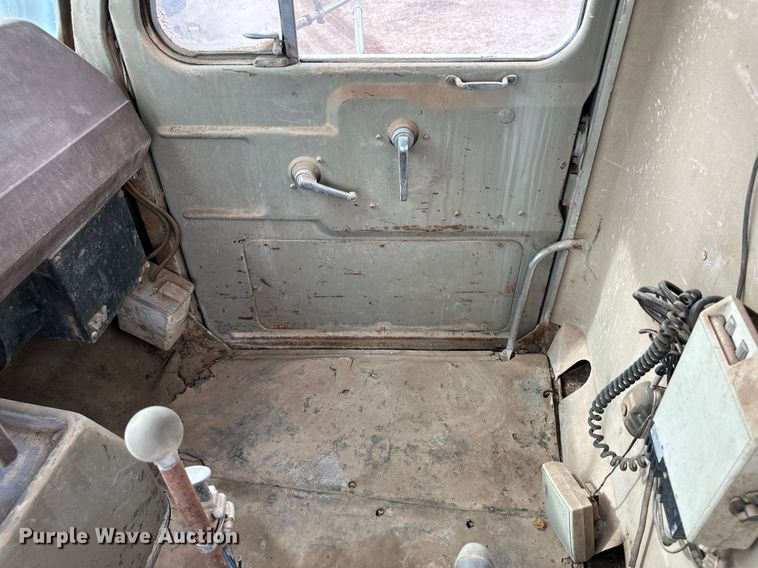 image for item DM2699 1979 White Western Star 4864-2 ready mix truck