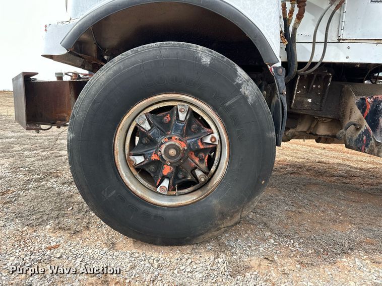 image for item DM2699 1979 White Western Star 4864-2 ready mix truck