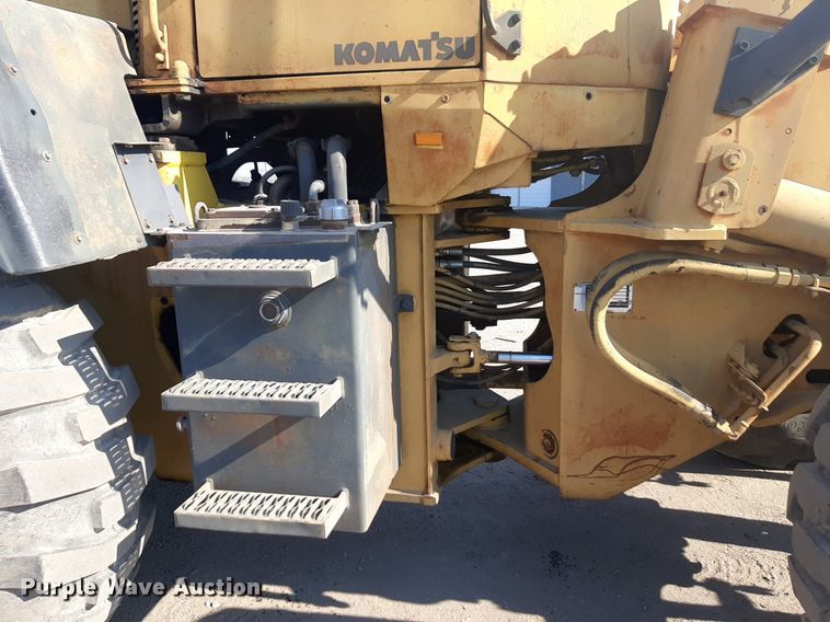 image for item DP2611 2002 Komatsu WA320-3H wheel loader