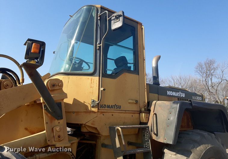 image for item DP2611 2002 Komatsu WA320-3H wheel loader