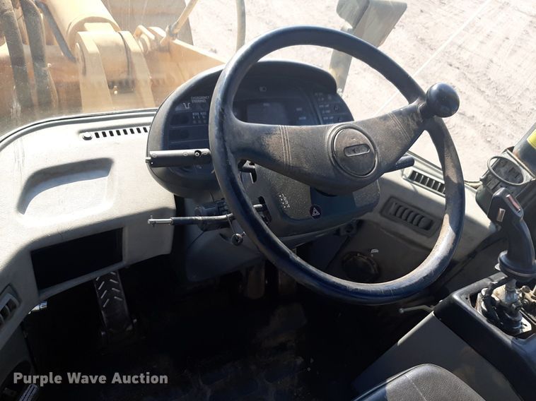 image for item DP2611 2002 Komatsu WA320-3H wheel loader