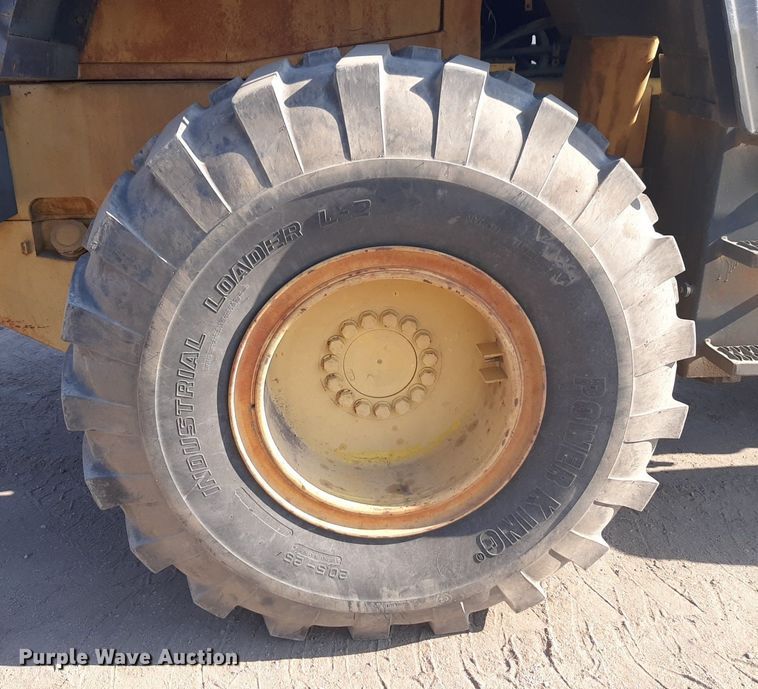 image for item DP2611 2002 Komatsu WA320-3H wheel loader