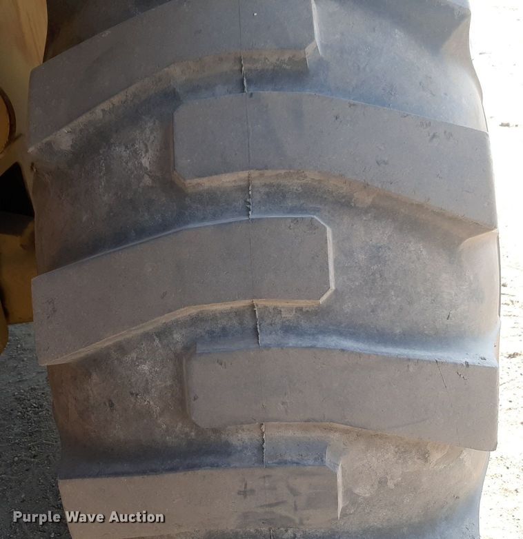 image for item DP2611 2002 Komatsu WA320-3H wheel loader