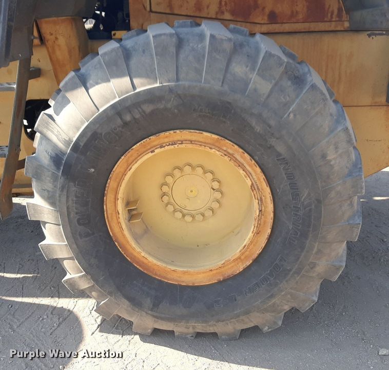 image for item DP2611 2002 Komatsu WA320-3H wheel loader