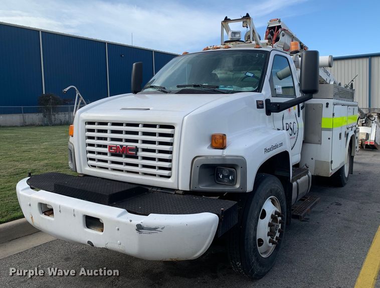 image for item DP8789 2008 GMC 7500 bucket truck