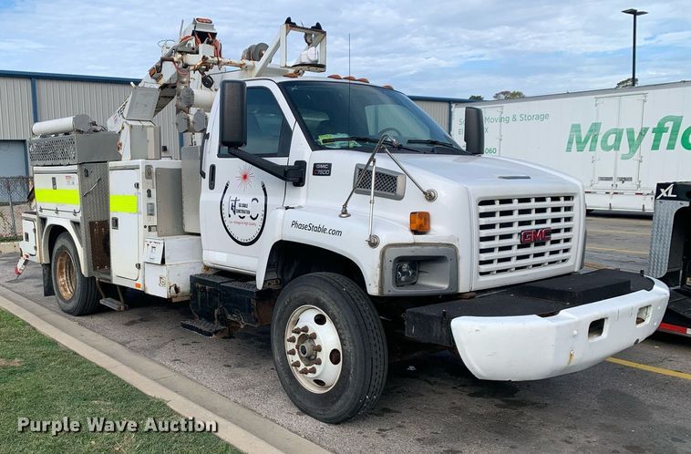 image for item DP8789 2008 GMC 7500 bucket truck