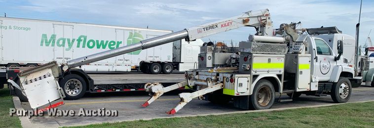 image for item DP8789 2008 GMC 7500 bucket truck