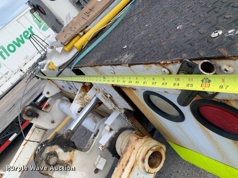 image for item DP8789 2008 GMC 7500 bucket truck