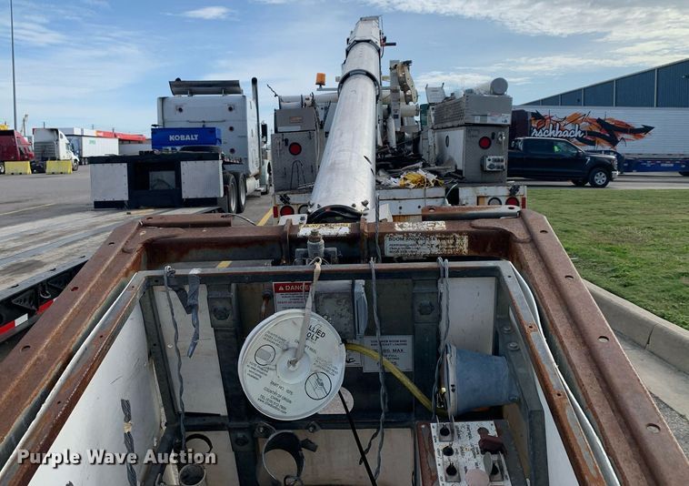 image for item DP8789 2008 GMC 7500 bucket truck