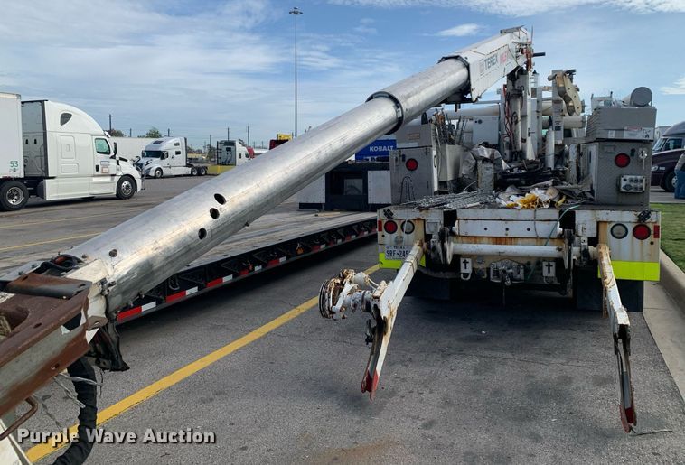 image for item DP8789 2008 GMC 7500 bucket truck