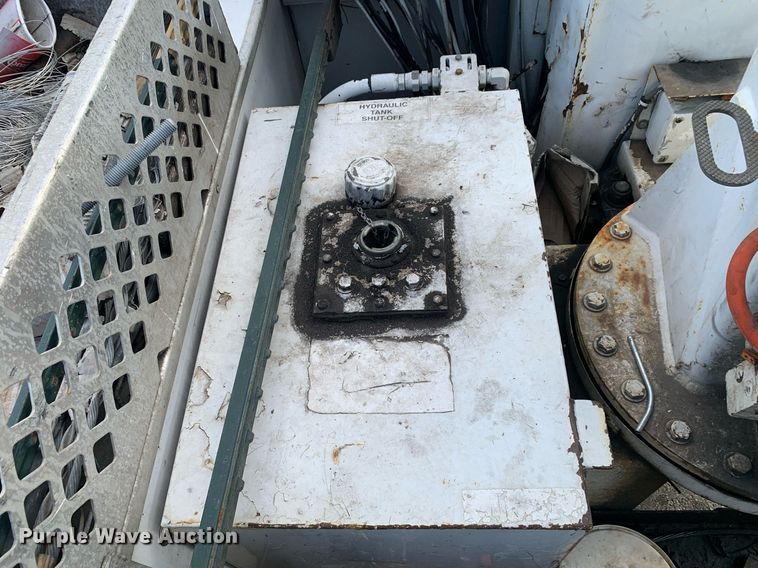 image for item DP8789 2008 GMC 7500 bucket truck