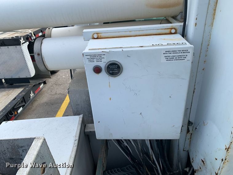 image for item DP8789 2008 GMC 7500 bucket truck