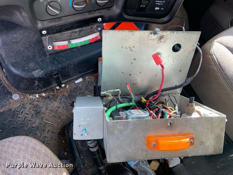 image for item DP8789 2008 GMC 7500 bucket truck