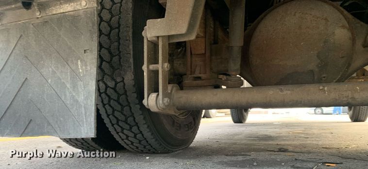 image for item DP8789 2008 GMC 7500 bucket truck