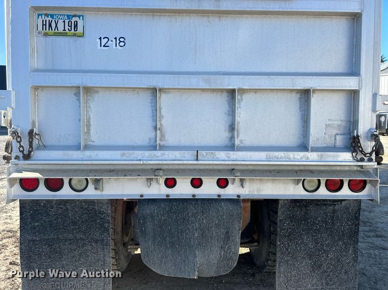 image for item DQ1086 2006 Mack CHN613 dump truck