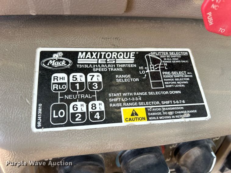 image for item DQ1086 2006 Mack CHN613 dump truck