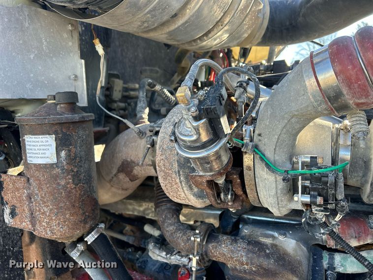 image for item DQ1086 2006 Mack CHN613 dump truck