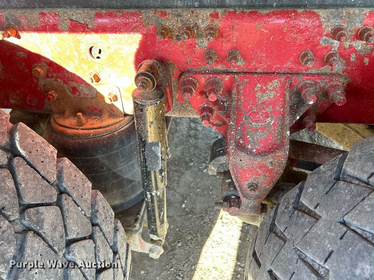 image for item DQ1086 2006 Mack CHN613 dump truck