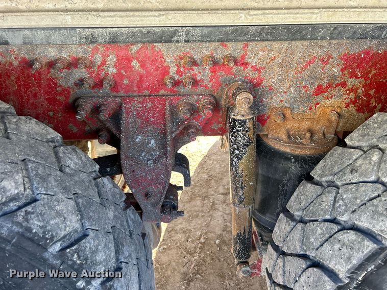 image for item DQ1086 2006 Mack CHN613 dump truck