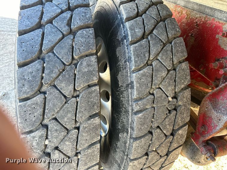 image for item DQ1086 2006 Mack CHN613 dump truck