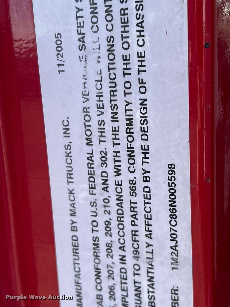 image for item DQ1086 2006 Mack CHN613 dump truck