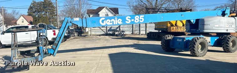 image for item DS0807 2007 Genie S-85 boom lift