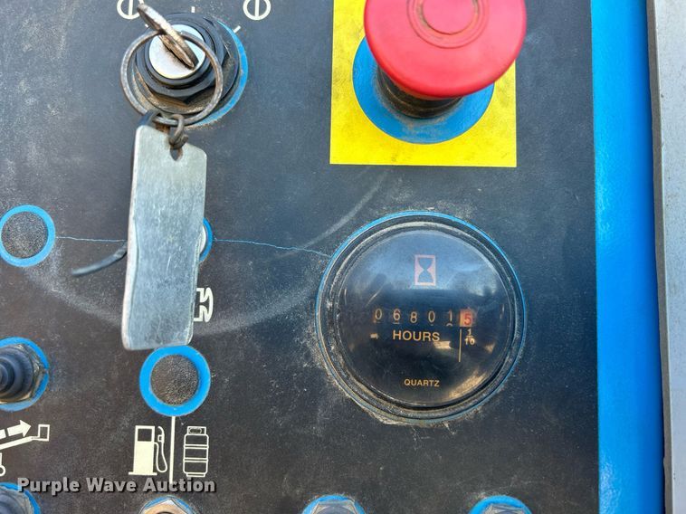 image for item DS0807 2007 Genie S-85 boom lift