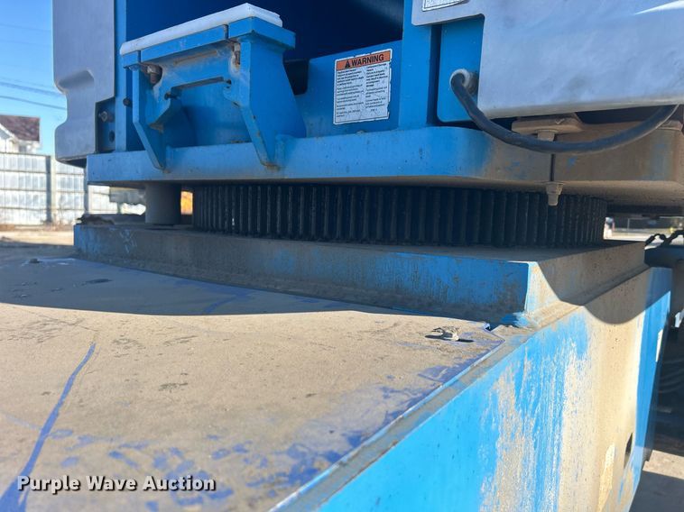 image for item DS0807 2007 Genie S-85 boom lift