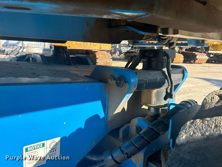 image for item DS0807 2007 Genie S-85 boom lift