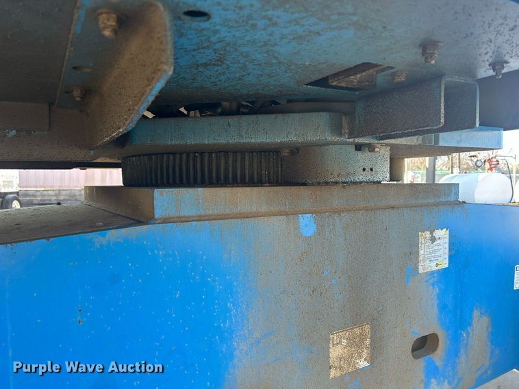 image for item DS0807 2007 Genie S-85 boom lift