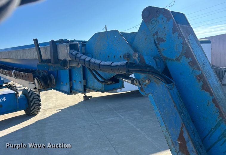image for item DS0807 2007 Genie S-85 boom lift