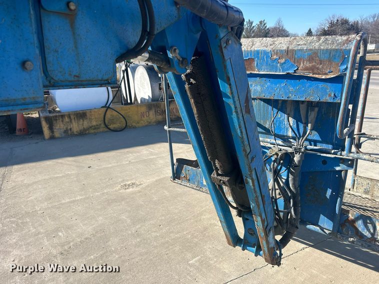 image for item DS0807 2007 Genie S-85 boom lift