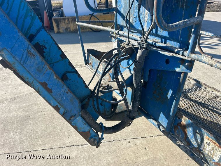 image for item DS0807 2007 Genie S-85 boom lift