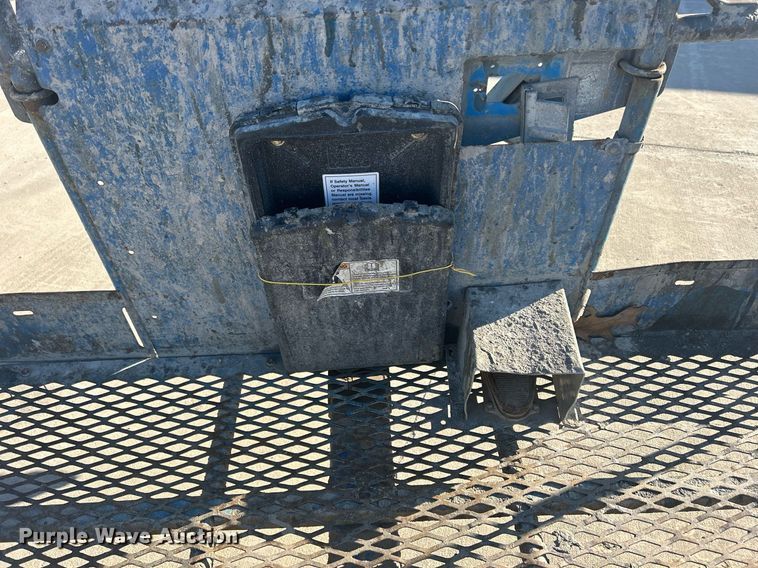 image for item DS0807 2007 Genie S-85 boom lift