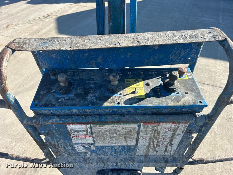 image for item DS0807 2007 Genie S-85 boom lift