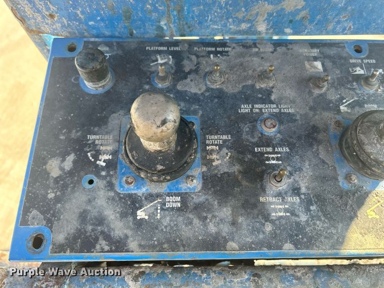 image for item DS0807 2007 Genie S-85 boom lift