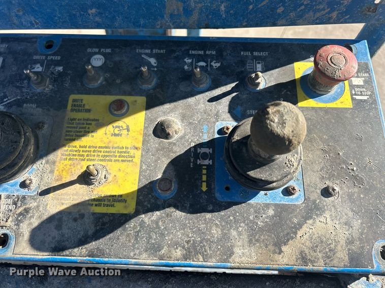 image for item DS0807 2007 Genie S-85 boom lift