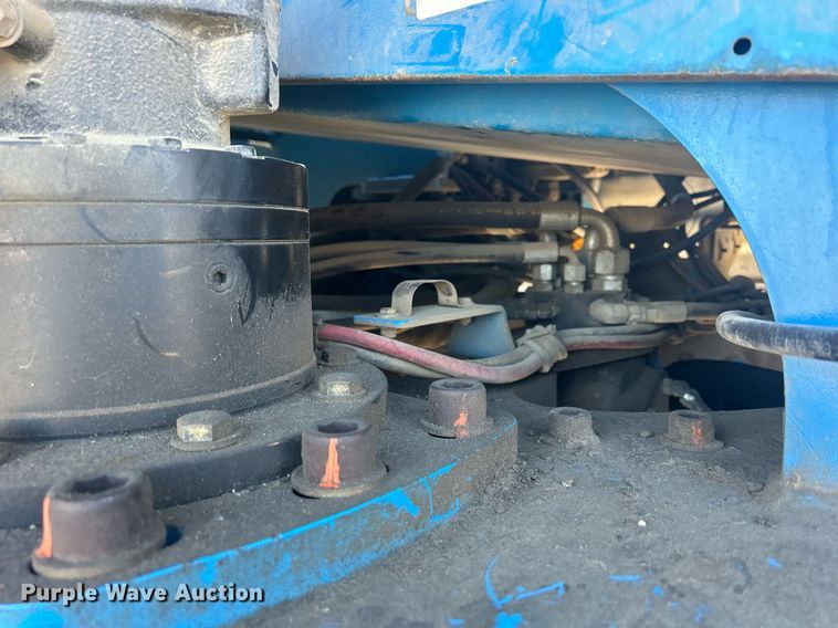 image for item DS0807 2007 Genie S-85 boom lift