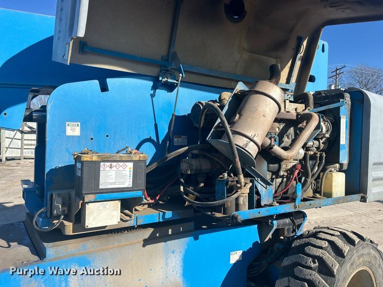 image for item DS0807 2007 Genie S-85 boom lift