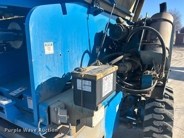 image for item DS0807 2007 Genie S-85 boom lift