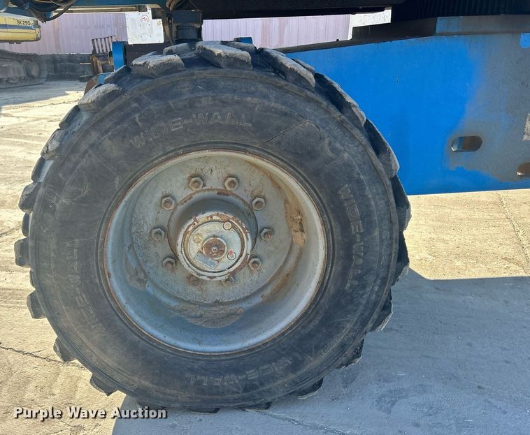 image for item DS0807 2007 Genie S-85 boom lift