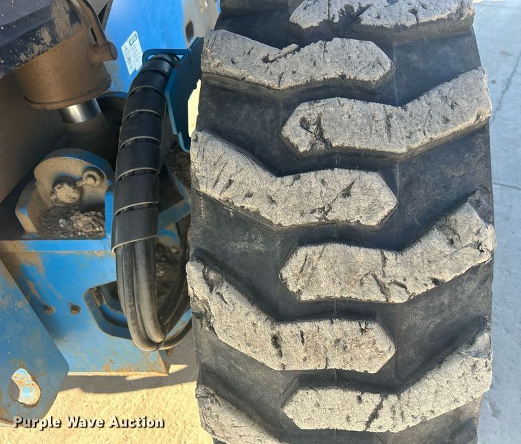 image for item DS0807 2007 Genie S-85 boom lift