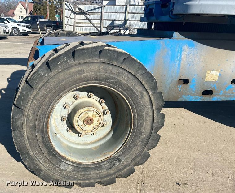 image for item DS0807 2007 Genie S-85 boom lift